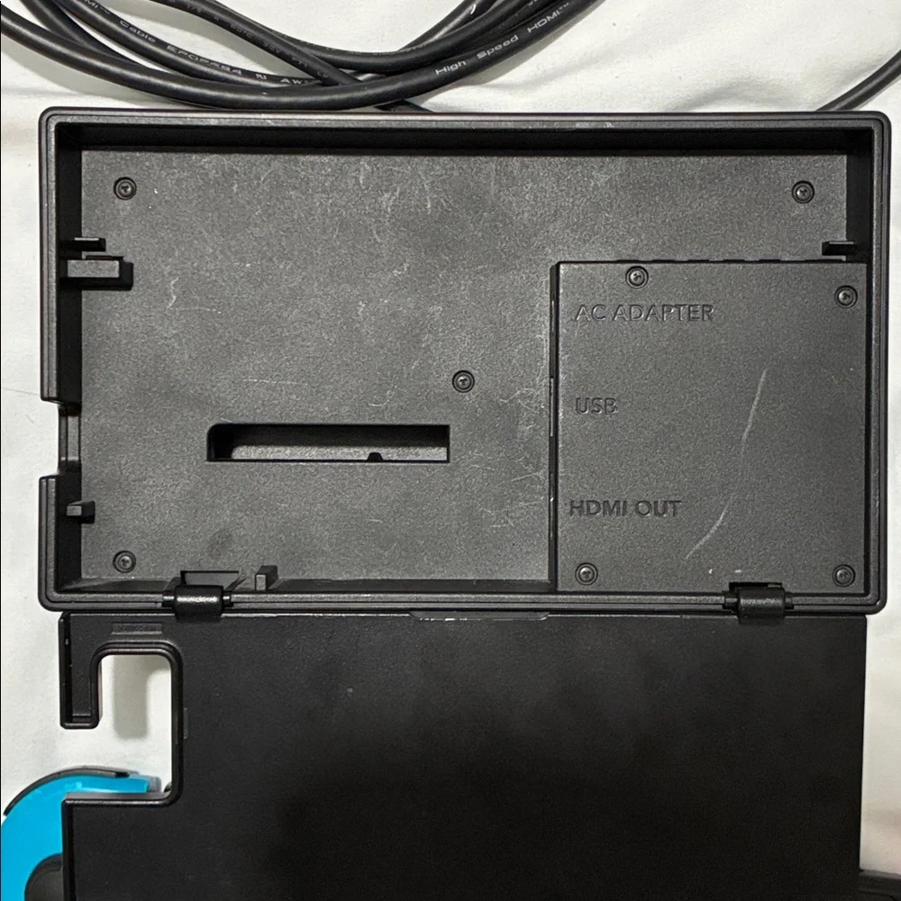 Nintendo Switch - Picture 9 of 9